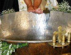 კრეტას ეკლესია კრძალავს ჯვარდაუწერელი ადამიანების მიერ ბავშვების მონათვლას - წესები მკაცრდება