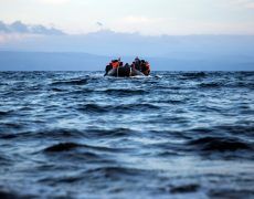 ტრაგედია მიგრანტების ნავზე - 6 წლის ბიჭი, რომელიც შიმშილით გარდაიცვალა, მამამ წყალში გადააგდო, რადგან ნავს ამძიმებდა